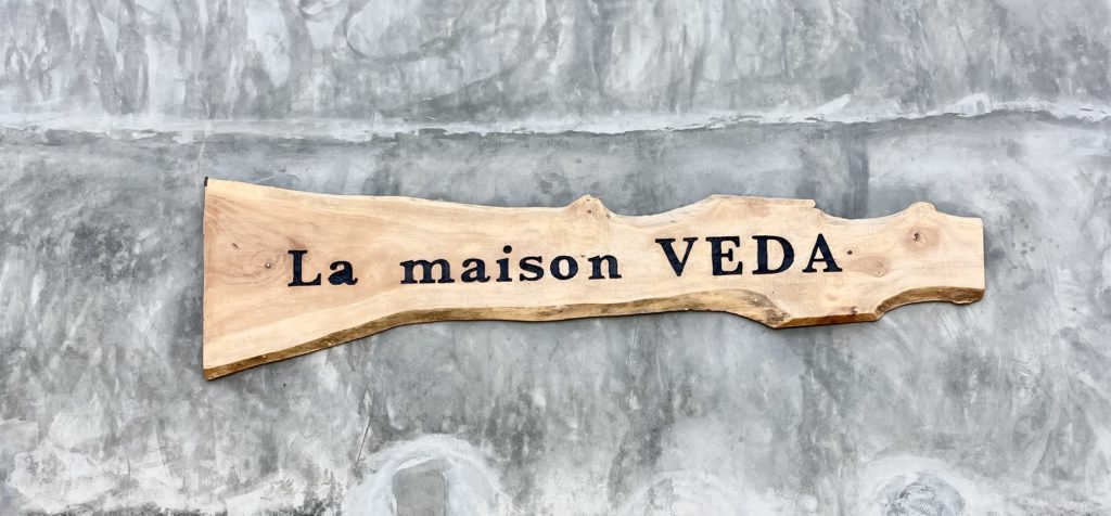 A5CC25AC-0646-4A0E-9216-A7A737CA4B5A